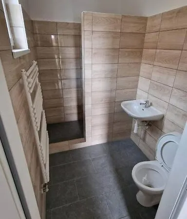 Mas Cely Dum S 5 Loznicemi Az Pro 14 Hostu Feriehus Tvrdonice